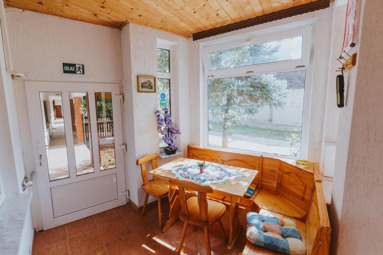 Apartman Marta I Soba Maja Gradiste Exterior foto