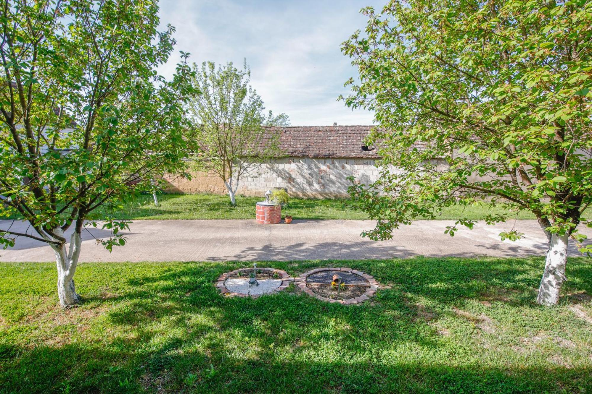 Apartman Marta I Soba Maja Gradiste Exterior foto