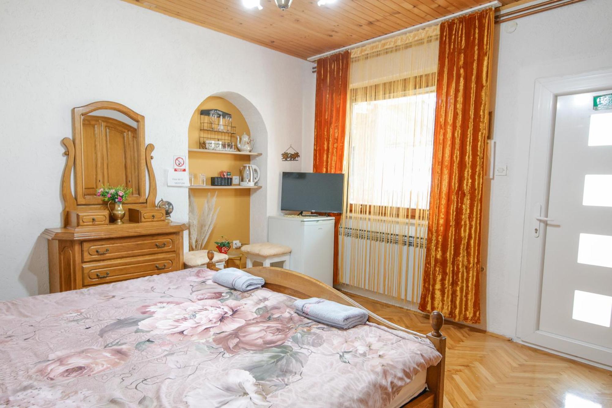 Apartman Marta I Soba Maja Gradiste Exterior foto