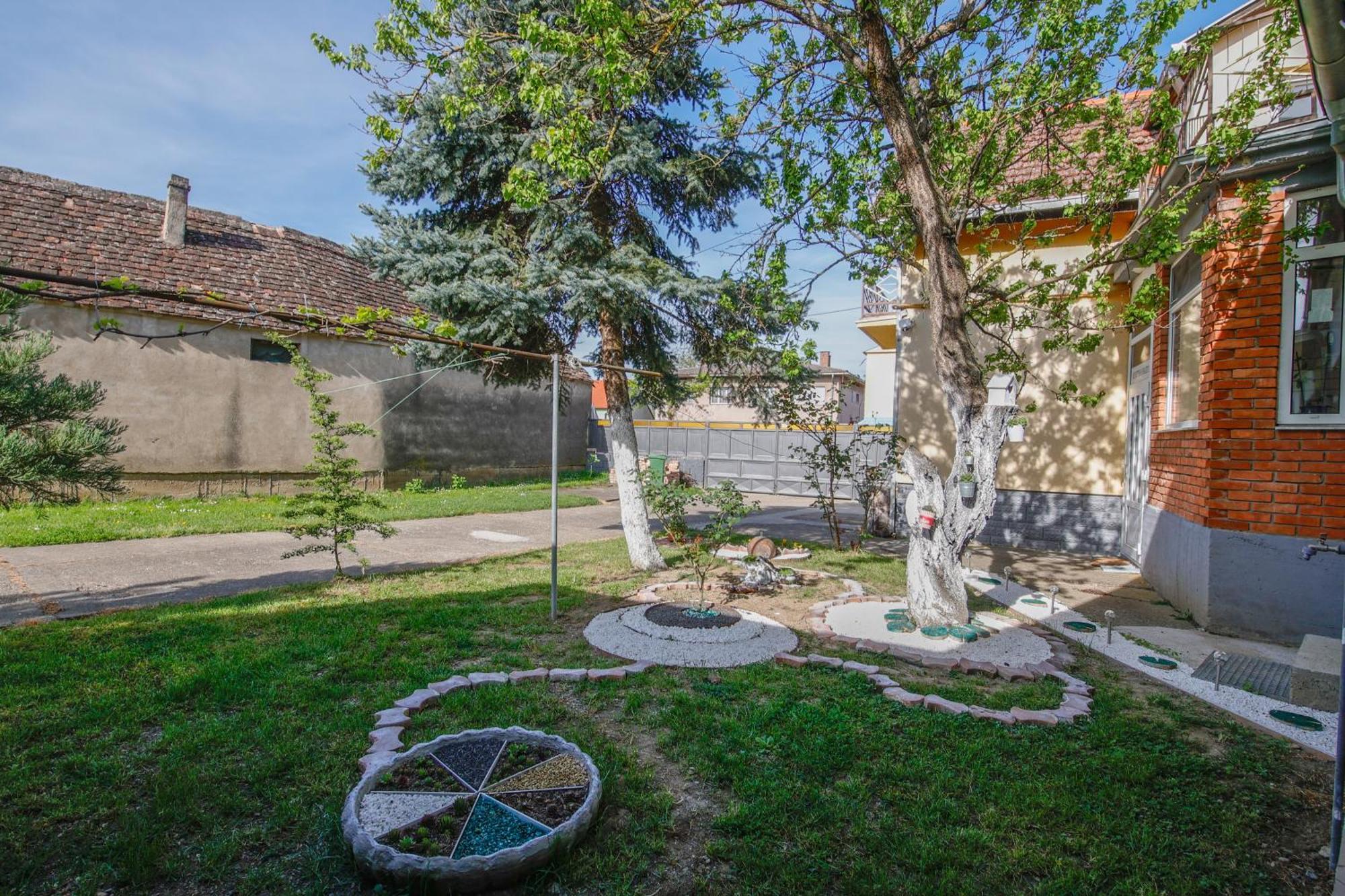 Apartman Marta I Soba Maja Gradiste Exterior foto