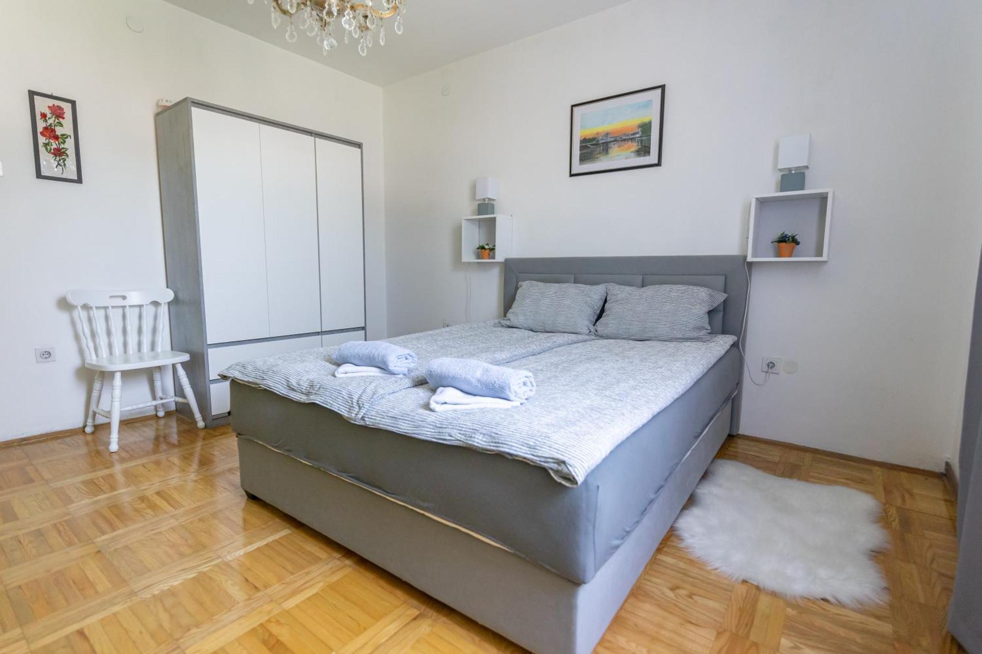 Apartman Marta I Soba Maja Gradiste Exterior foto